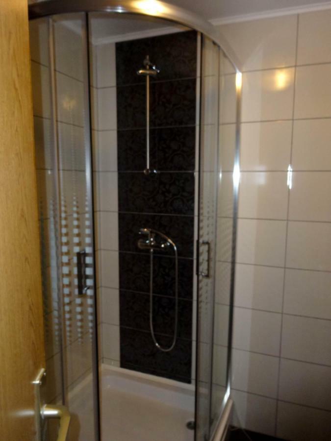 Apartman Sara Vl. Franjo Klasic クラピナ エクステリア 写真