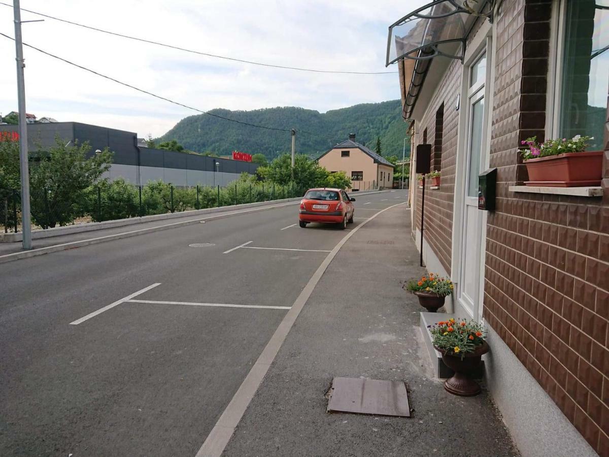 Apartman Sara Vl. Franjo Klasic クラピナ エクステリア 写真