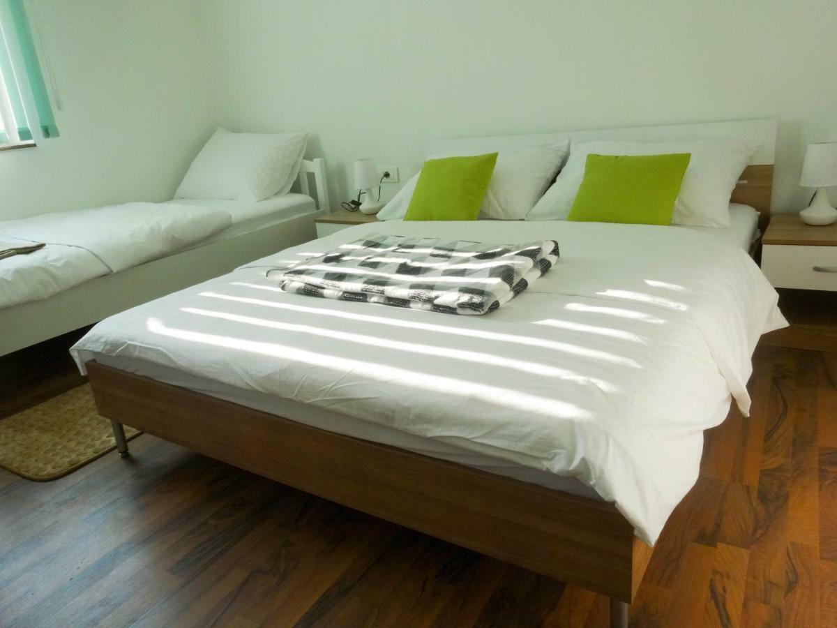 Apartman Sara Vl. Franjo Klasic クラピナ エクステリア 写真